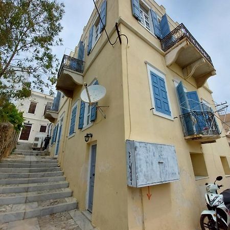 Artemis Ermoupoli Centre Appartement Pour Petit Budget Backpackers Εξωτερικό φωτογραφία