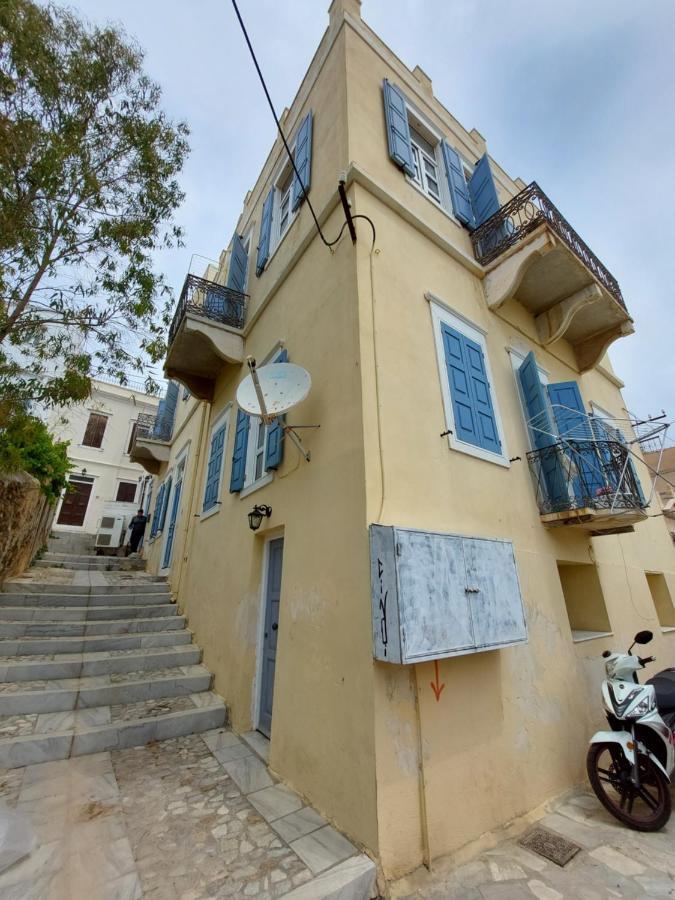 Artemis Ermoupoli Centre Appartement Pour Petit Budget Backpackers Εξωτερικό φωτογραφία
